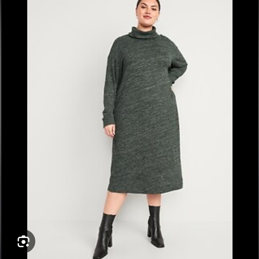 Turtleneck green midi sweater dress